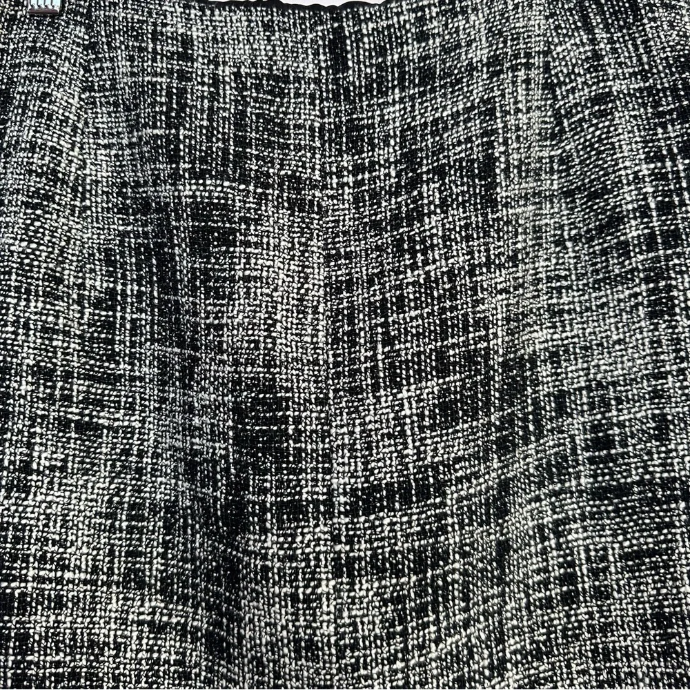 Karen Millen Black & White Skirt - Picture 9 of 10